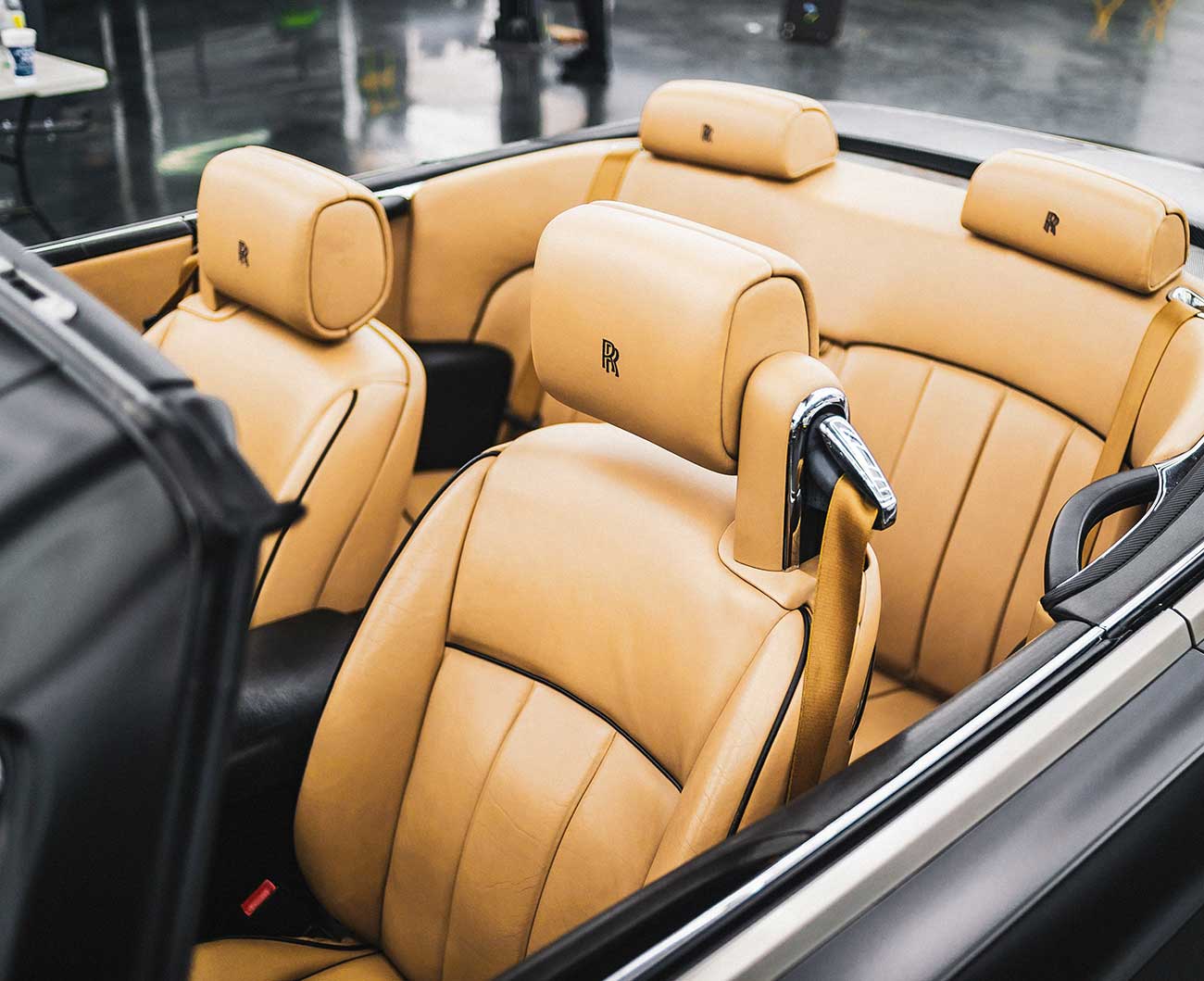 Leather Car Equipment And Interior That Make Convertibles Today Very Cheek